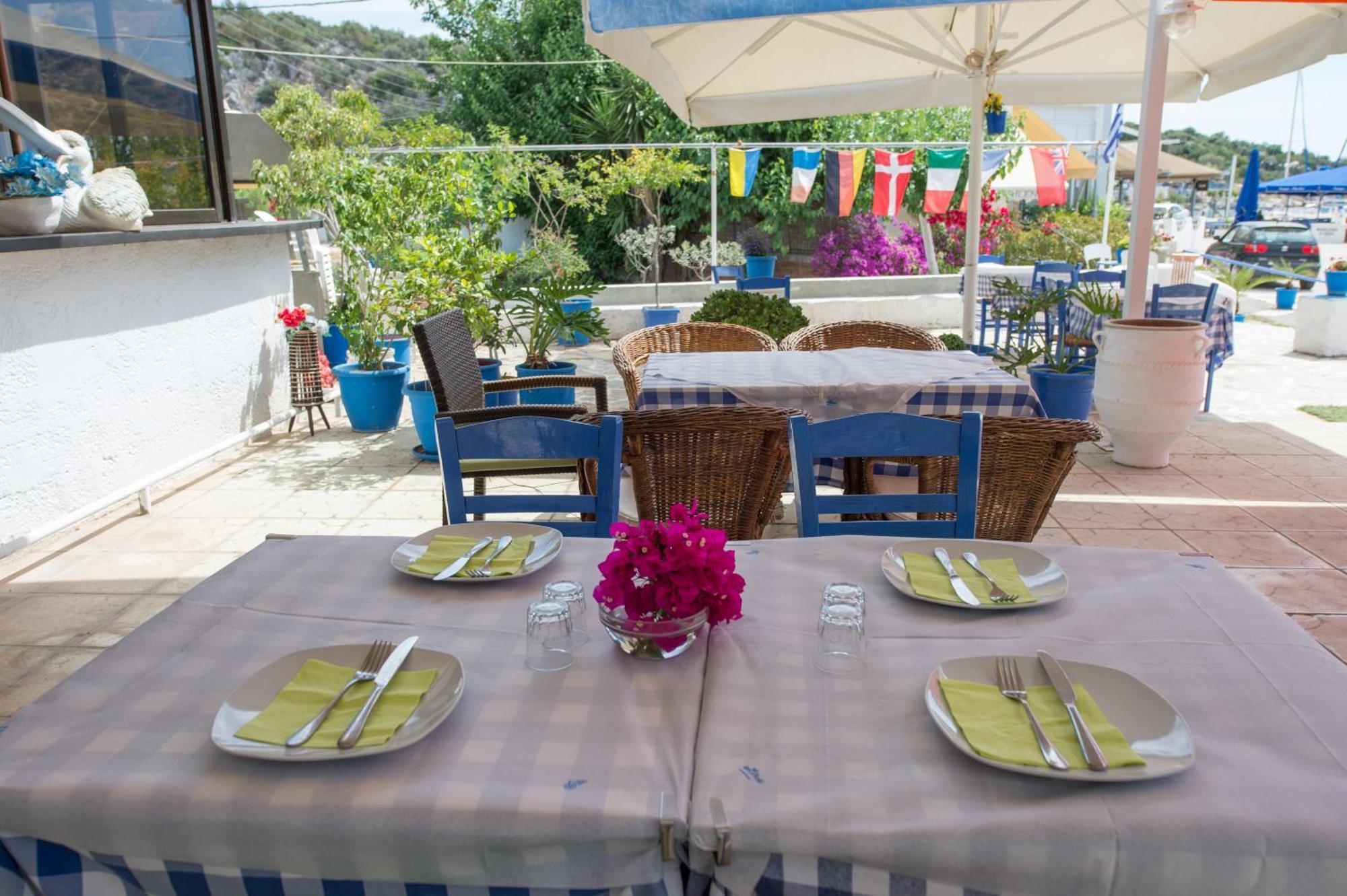 ניאה אפידאורוס Hotel Avra מראה חיצוני תמונה