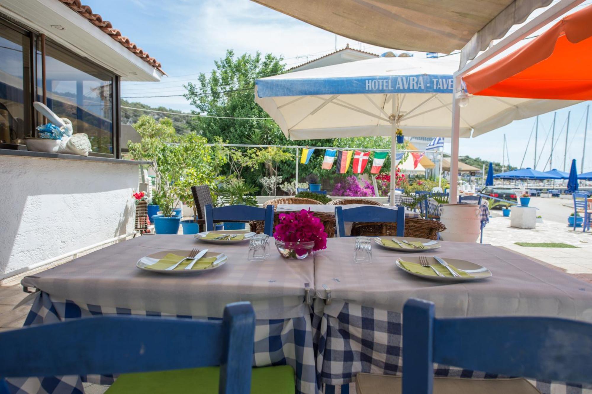 ניאה אפידאורוס Hotel Avra מראה חיצוני תמונה