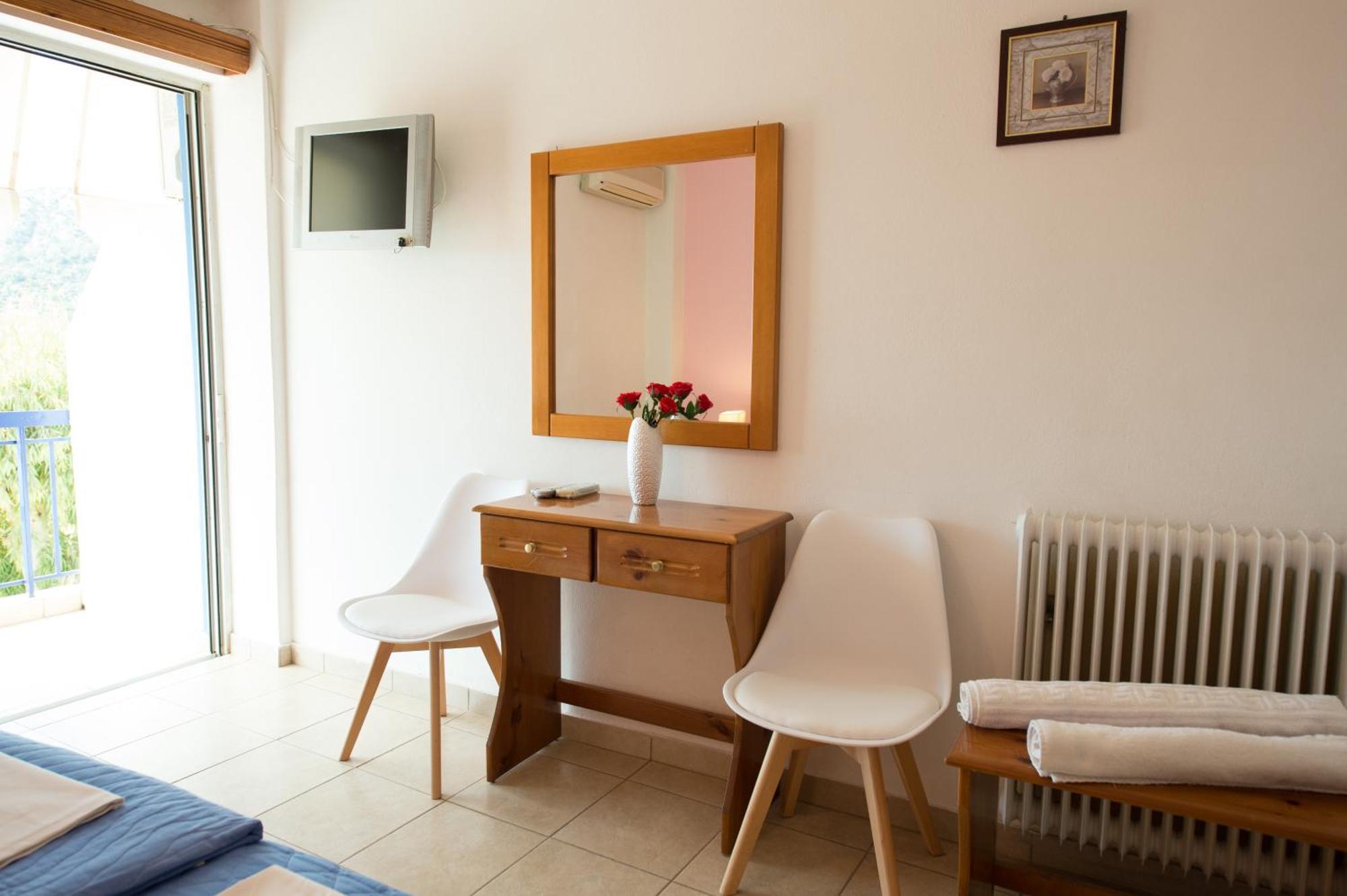 ניאה אפידאורוס Hotel Avra מראה חיצוני תמונה